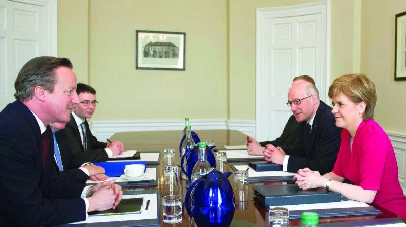 Cameron vows extra powers for Scotland