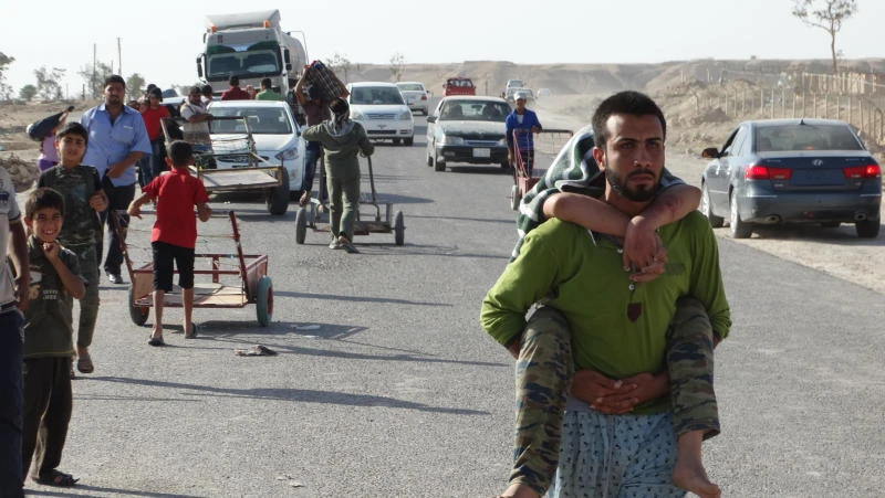 IS presses Ramadi assault as Iraq forces mull response