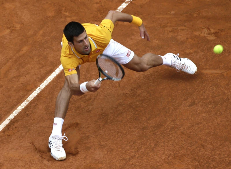 Djokovic books final spot in Italian Open