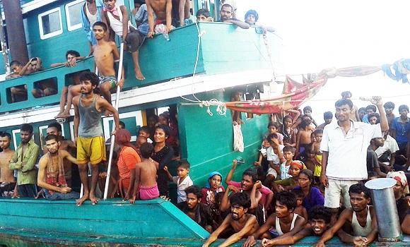 Philippines ‘prepared to help boatpeople’