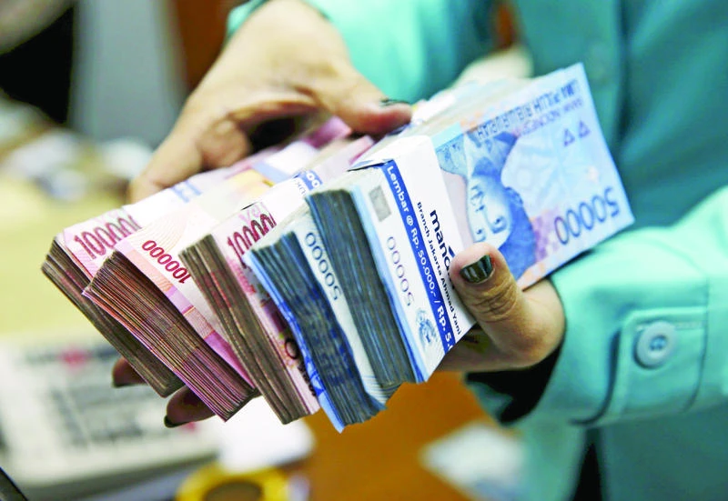Indonesia holds interest rates despite slowing growth