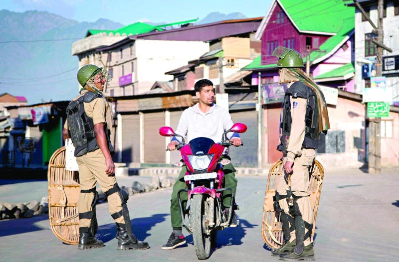 Kashmiris pay tribute to assassinated leaders