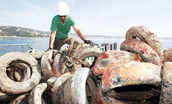 France backtracks on use of tires for artificial reefs