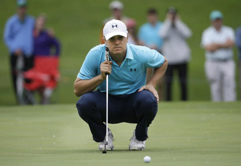 Late birdie lifts Spieth to share of Colonial lead