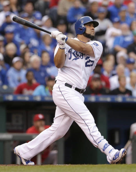 Morales leads Royals to 5-0 rout of Cardinals