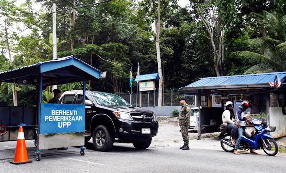 Mass graves of suspected migrants found in Malaysia