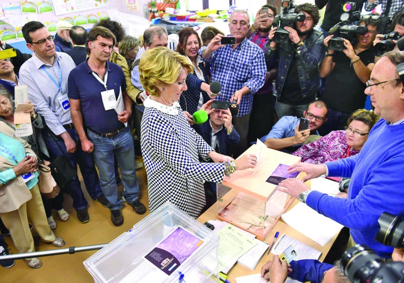 Spain votes as new forces seek change