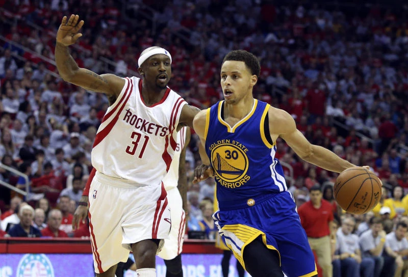 Curry, Warriors push Rockets in 3-0 hole