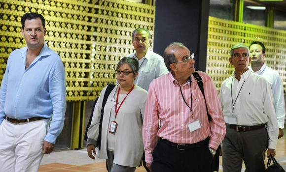 Colombia resumes talks with FARC rebels