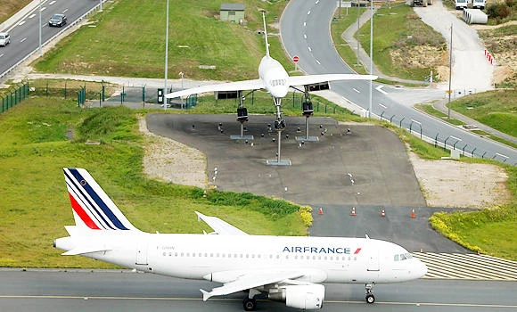 Air France jet narrowly avoids hitting Mount Cameroon