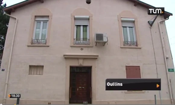 French mosque member banished for disrupting prayers