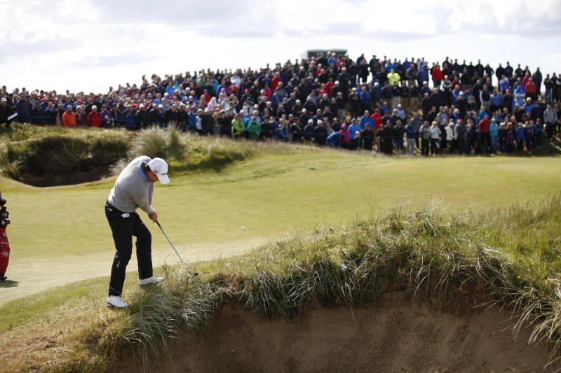 Harrington stays in contention at Irish Open