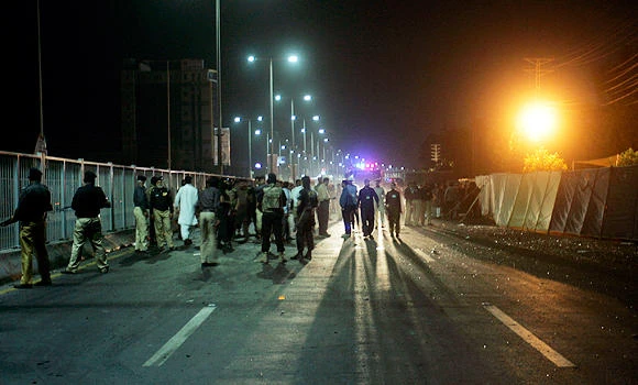 Suicide bomber behind Pak blast: Minister