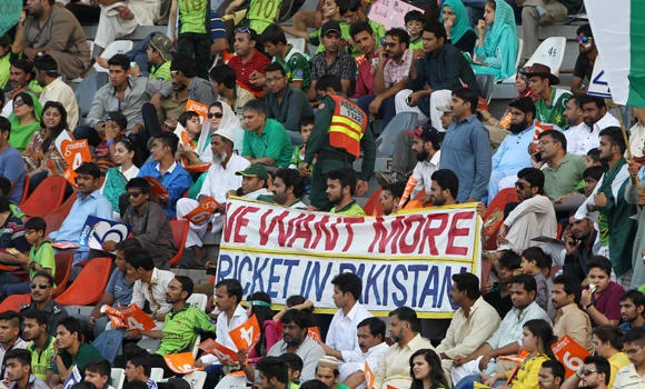 Pakistan-Zimbabwe game to proceed despite suicide bombing