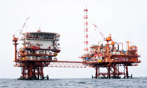 Reserves slip $49bn on oil