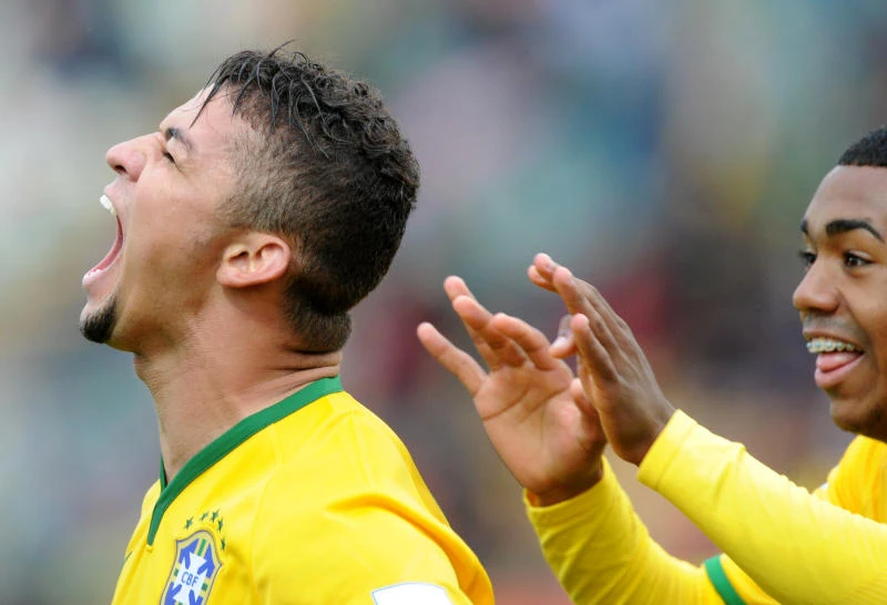 Opening wins for heavyweights Brazil, Germany