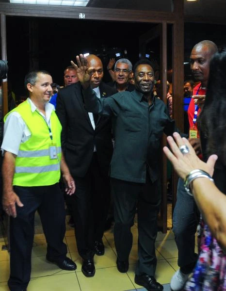 Cosmos and Pele arrive in Cuba as sporting ties warm
