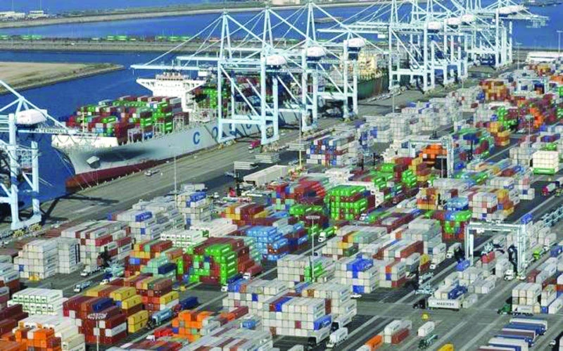 US trade deficit shrinks; private jobs growth rebounds