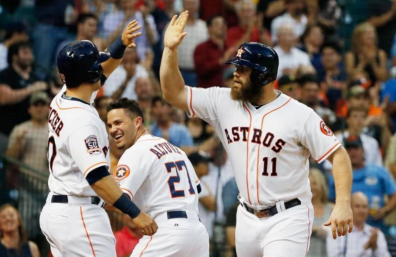 Astros use hot 3rd inning to beat Orioles 6-4