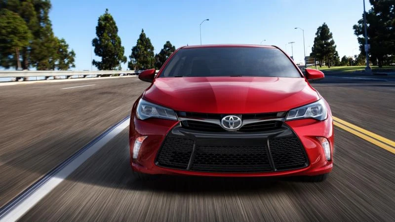Toyota Camry 2016 boasts raising mid-size sedan segment bar