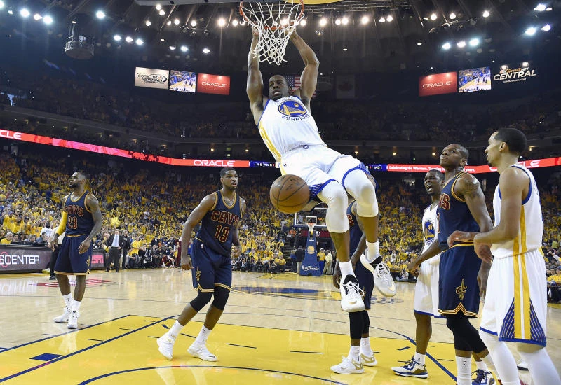 Iguodala leads Warriors bench in ripping Cavaliers