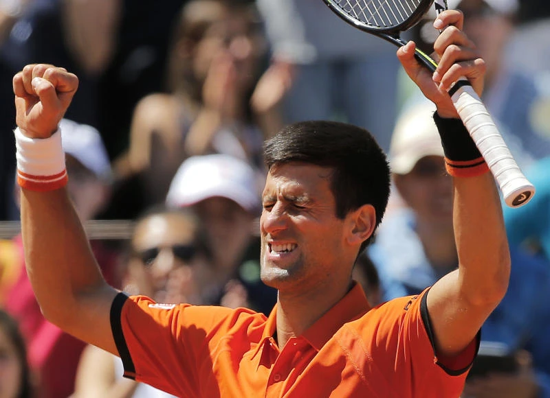 Djokovic downs Murray to reach final