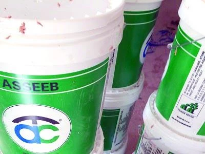 Ministry officials seize 500 barrels of counterfeit paint