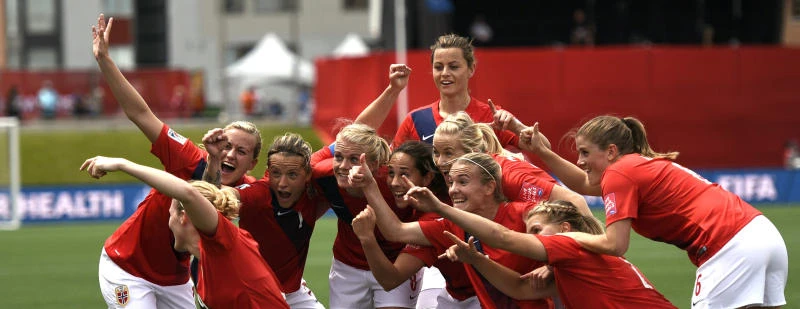 Germany, Norway off to flying starts
