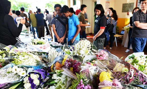 Singapore mourns Malaysia quake victims