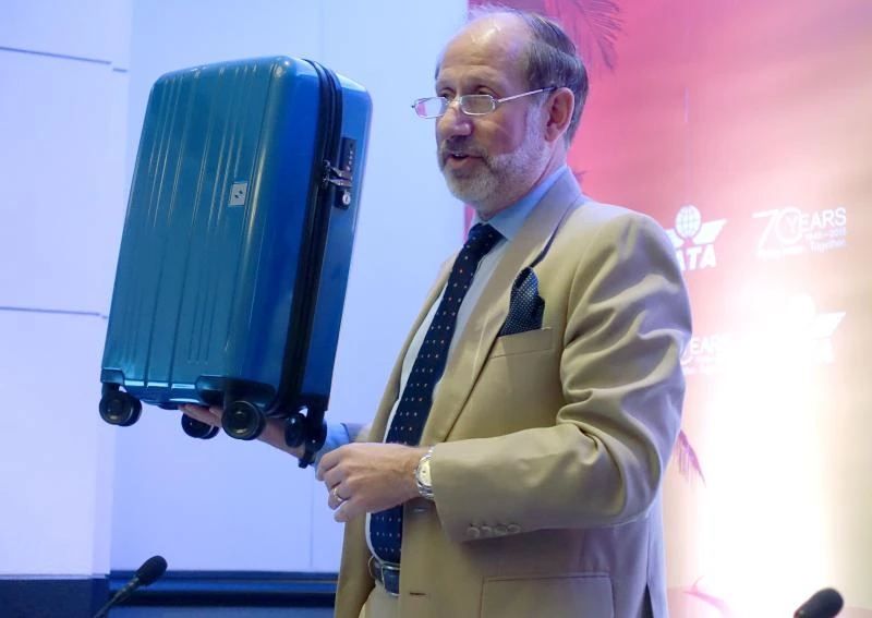 Airline industry proposes perfect-size carry on bag