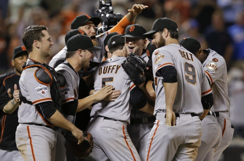 Rookie pitcher Chris Heston no-hits Mets in Giants’ 5-0 victory