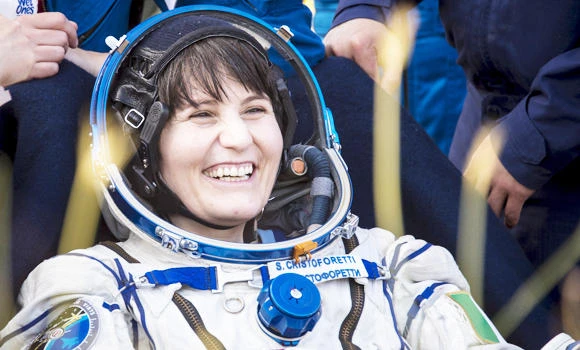 Space trio land successfully in Kazakhstan