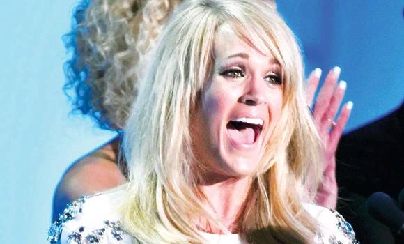 Carrie cleans house at CMT Music Awards