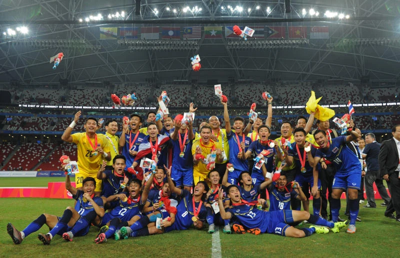 Thailand defends football crown to finish top of medals table
