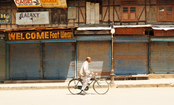 Indian Kashmir shuts down to protest recent killings