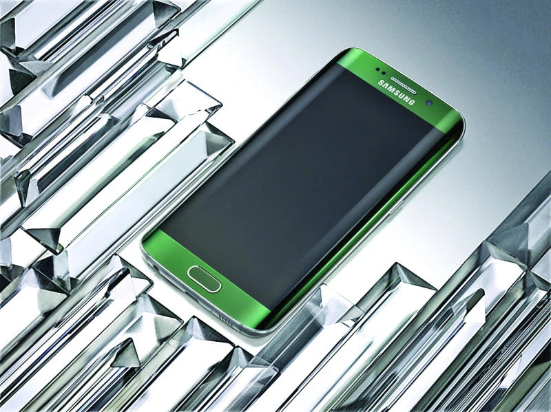 Samsung offers latest smart phones in new colors