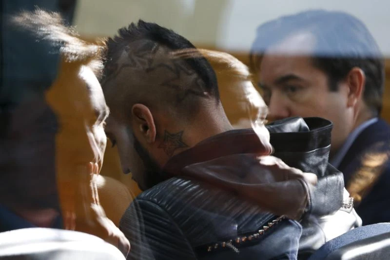 Vidal loses license, keeps Chile job after crash