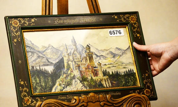 Hitler fetches $450,000 at German auction