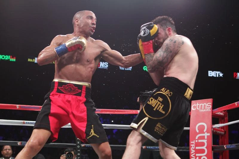 Andre Ward beats Paul Smith in long-awaited return to ring