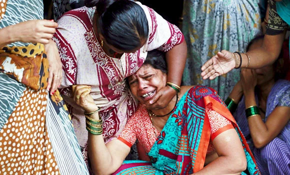 Toxic alcohol poisoning claims 100 in Mumbai