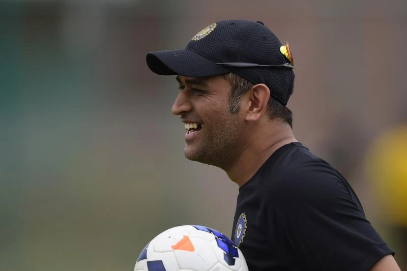 Dhoni offers to quit ODI captaincy