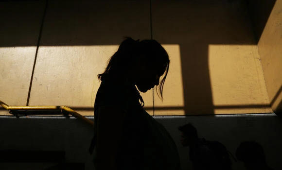 Decrepit Philippine trains to issue delay certificates