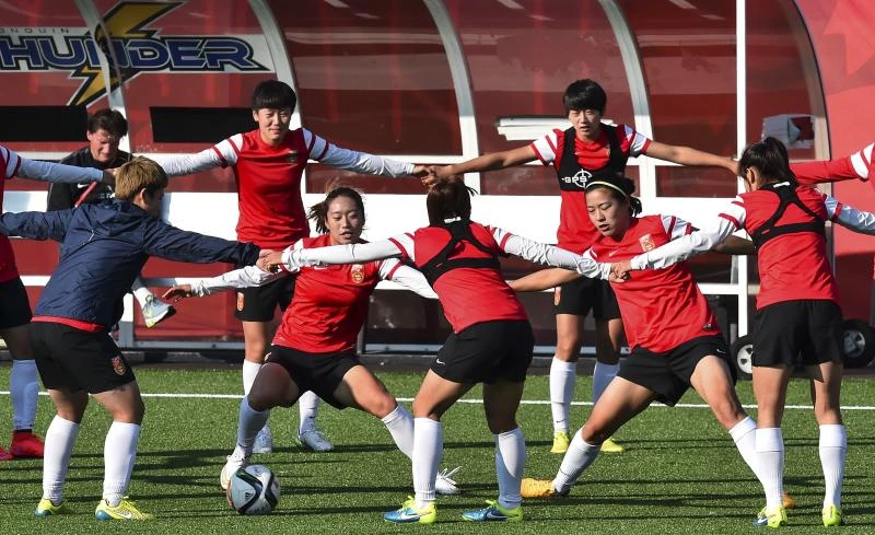 Germany, USA continue quest for third title