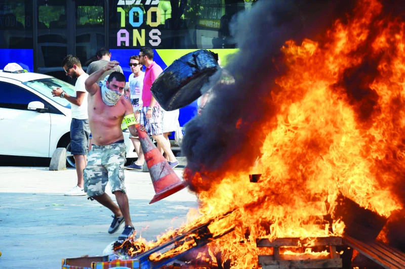 French anti-Uber protests turn violent