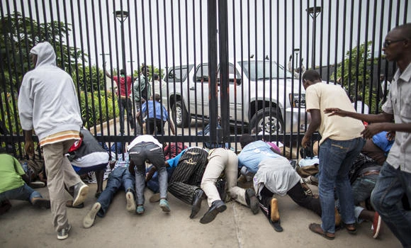 Burundi vice president flees, students enter US embassy