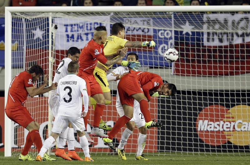 Guerrero ‘tricks to take Peru into Copa semis