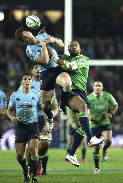 Highlanders stun Waratahs to set up all NZ final