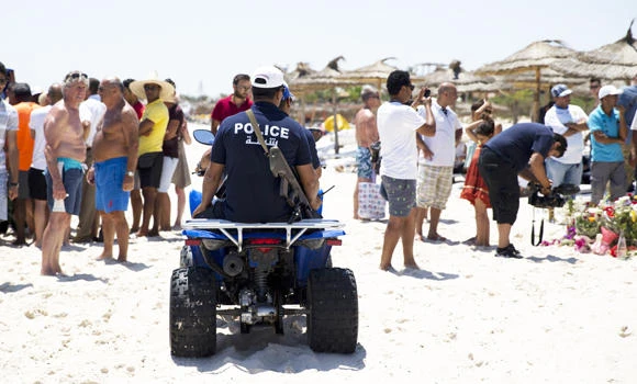Cops swarm Tunisian tourist towns after massacre