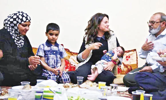 Tunisian actress Hend Sabry breaks fast with Syrian refugees