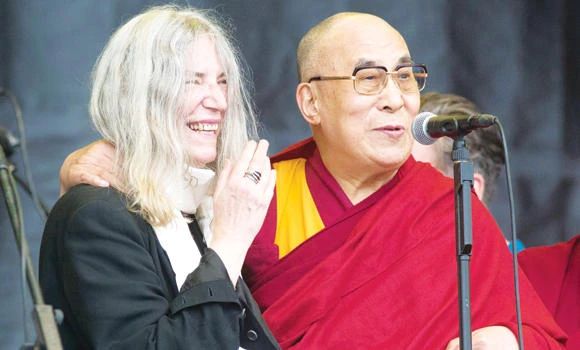Dalai Lama brings message of peace to Glastonbury